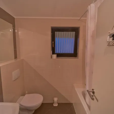 Twins Markovic Apartament Pula