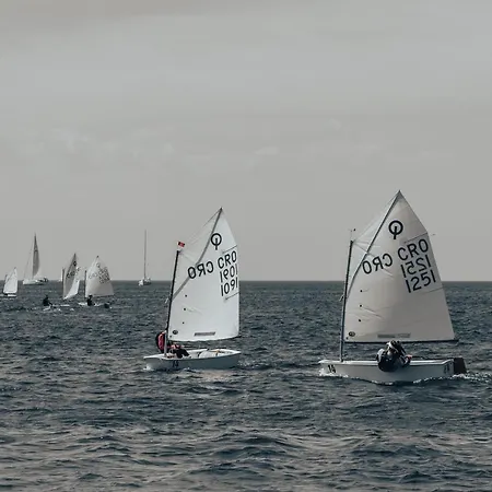 Twins Markovic Apartament Pula