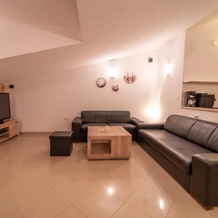 Twins Markovic Apartament