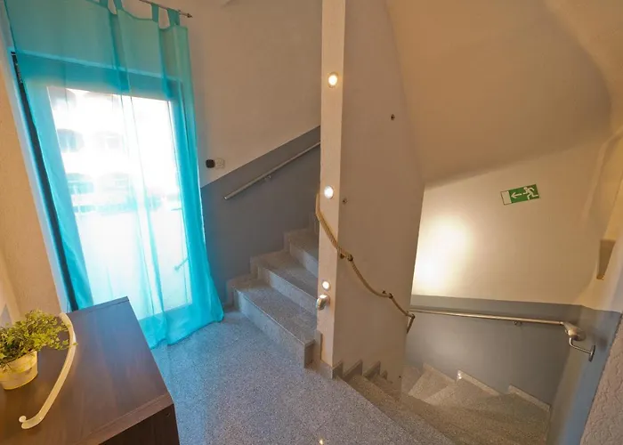 Twins Markovic Apartman Póla