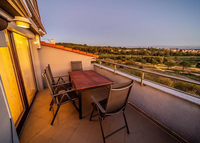 Twins Markovic Apartman Póla