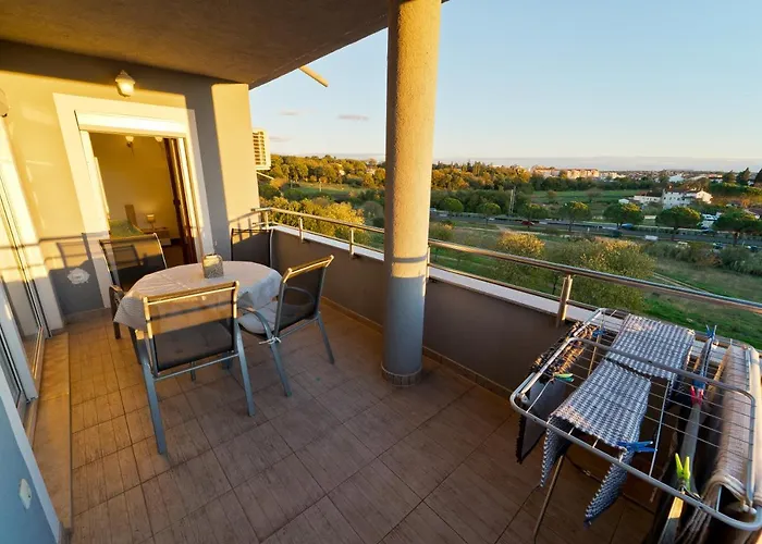 Twins Markovic Apartman Póla