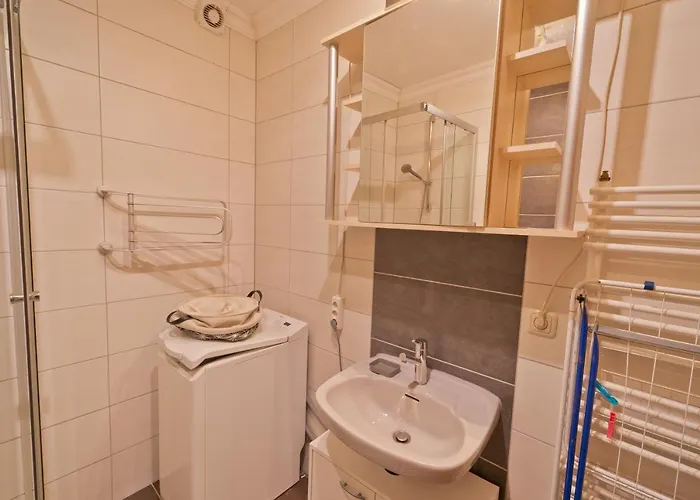 Twins Markovic Apartament Pula