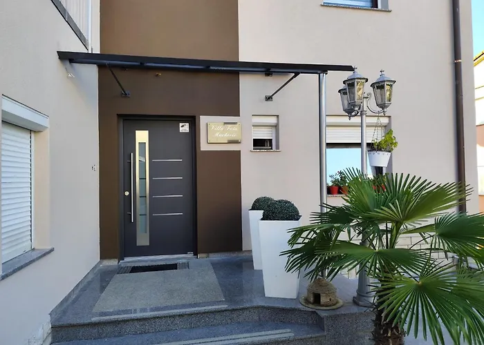 Twins Markovic Apartman Póla