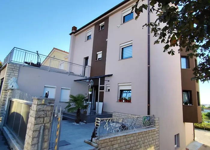 Twins Markovic Apartament Pula