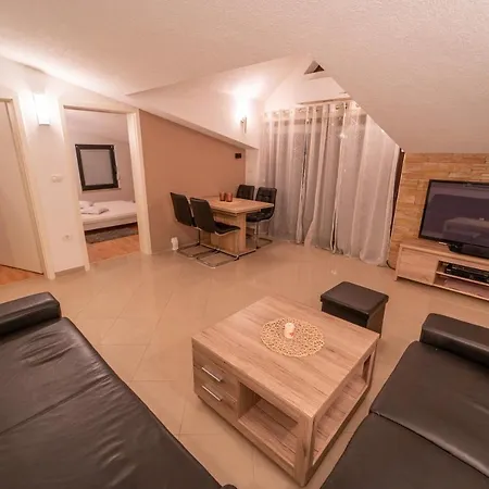 Twins Markovic * Pula