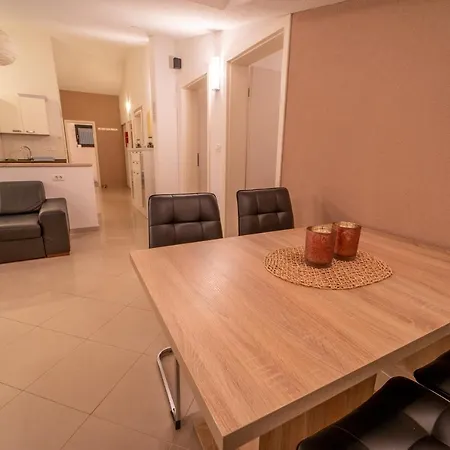 Twins Markovic Apartment *