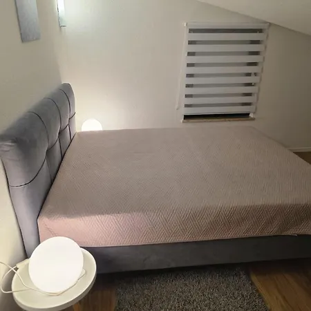 Twins Markovic * Πούλα