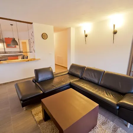 Twins Markovic Póla