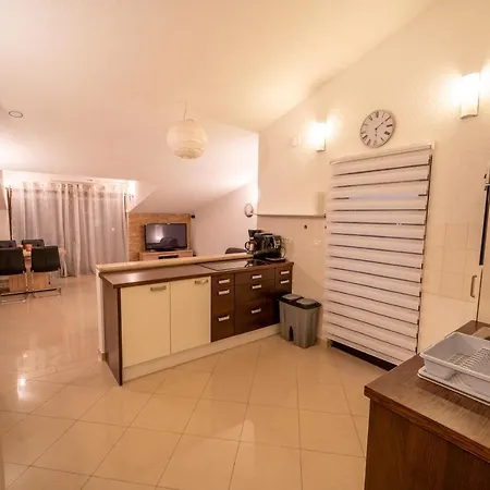 Twins Markovic Póla