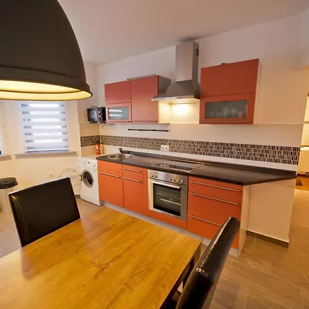 Twins Markovic Póla